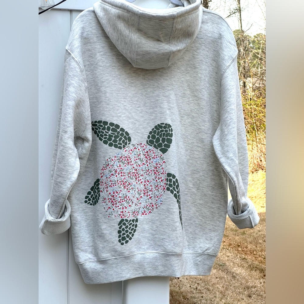 Cozy Gray Turtle Design Women's Hoodie
